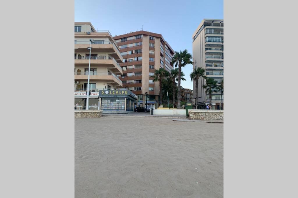 Apartamento En 1º Linea De Playa Apartment Calpe Luaran gambar